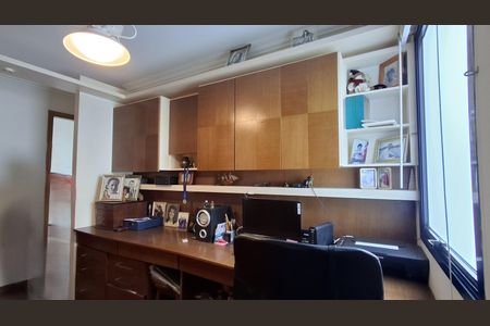 Apartamento à venda com 127m², 3 quartos e 2 vagasEscritório