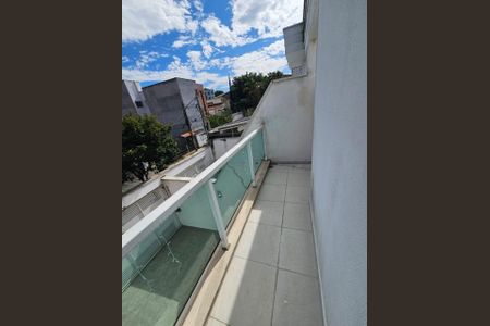 Casa à venda com 114m², 3 quartos e 2 vagasFoto 01