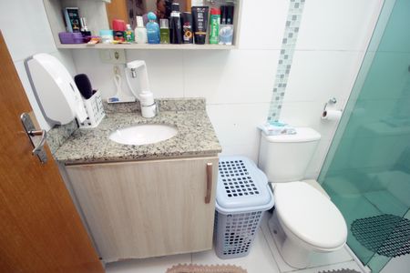 Apartamento à venda com 100m², 2 quartos e 2 vagasBanheiro da Suíte