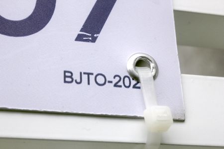 Apartamento à venda com 100m², 2 quartos e 2 vagasPlaca instalada em 16/01/2026 com o código BJTO-202