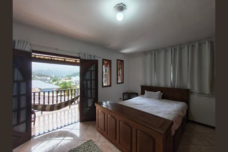 Casa de condomínio para alugar com 160m², 4 quartos e 1 vaga