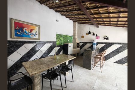 Casa de condomínio para alugar com 160m², 4 quartos e 1 vaga