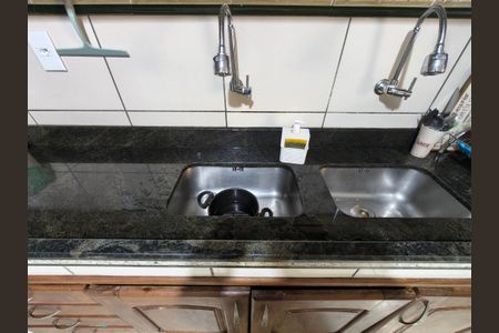 Casa de condomínio para alugar com 160m², 4 quartos e 1 vaga