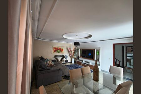 Casa de condomínio para alugar com 160m², 4 quartos e 1 vaga