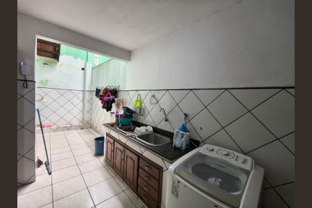 Casa de condomínio para alugar com 160m², 4 quartos e 1 vaga
