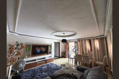 Casa de condomínio para alugar com 160m², 4 quartos e 1 vaga