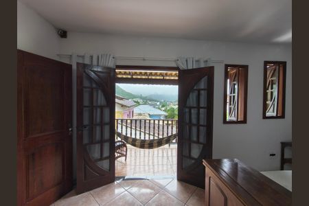 Casa de condomínio para alugar com 160m², 4 quartos e 1 vaga