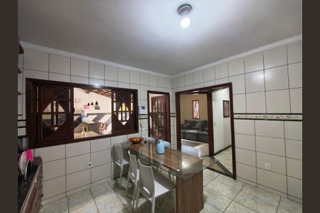 Casa de condomínio para alugar com 160m², 4 quartos e 1 vaga