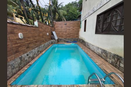 Casa de condomínio para alugar com 160m², 4 quartos e 1 vaga