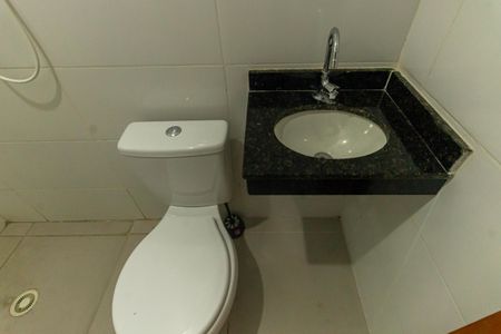 Apartamento para alugar com 38m², 2 quartos e sem vaga Apartamento para alugar com 38m², 2 quartos e sem vagaBanheiro