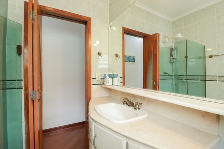 Casa à venda com 93m², 2 quartos e 2 vagasBanheiro 