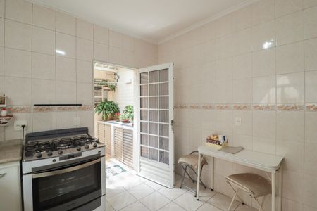 Casa à venda com 93m², 2 quartos e 2 vagasCozinha e Área de Serviço