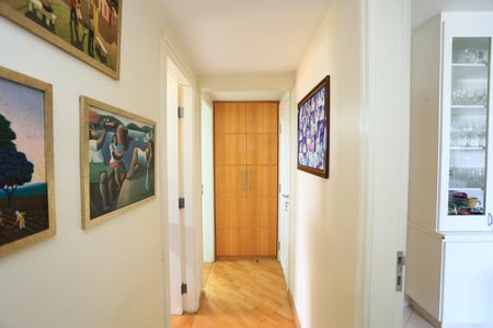 Apartamento à venda com 167m², 3 quartos e 3 vagascorredor ropeiro