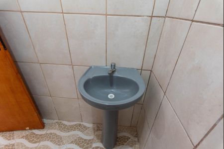 Banheiro 1 de casa para alugar com 1 quarto, 60m² em Jardim Campina Grande, Campinas