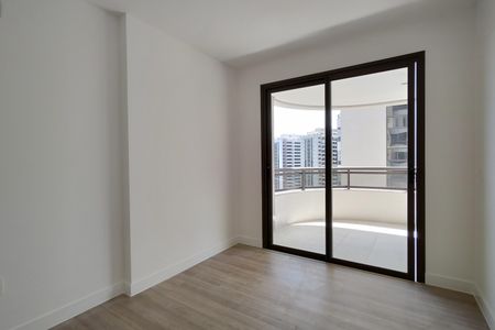 Apartamento para alugar com 123m², 4 quartos e 2 vagasQuarto 4 