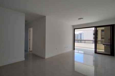 Apartamento para alugar com 123m², 4 quartos e 2 vagasSala
