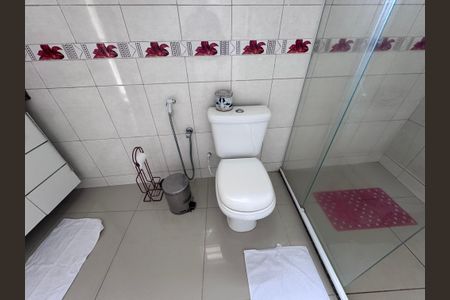 Casa de condomínio para alugar com 260m², 3 quartos e 2 vagas Casa de condomínio para alugar com 260m², 3 quartos e 2 vagasSuíte - Banheiro