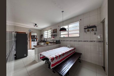 Casa de condomínio para alugar com 260m², 3 quartos e 2 vagas Casa de condomínio para alugar com 260m², 3 quartos e 2 vagasCozinha e Área de Serviço