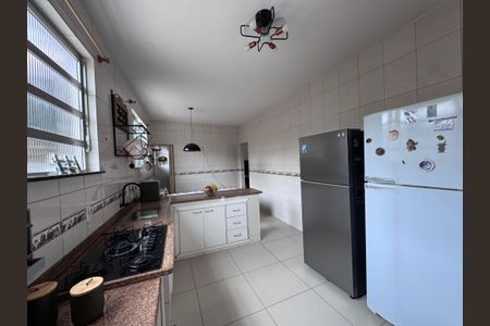 Casa de condomínio para alugar com 260m², 3 quartos e 2 vagas Casa de condomínio para alugar com 260m², 3 quartos e 2 vagasCozinha e Área de Serviço