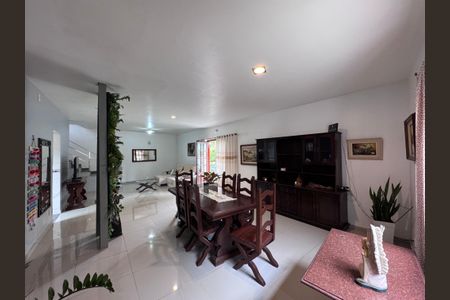 Sala de casa de condomínio para alugar com 3 quartos, 260m² em Vargem Grande, Rio de Janeiro