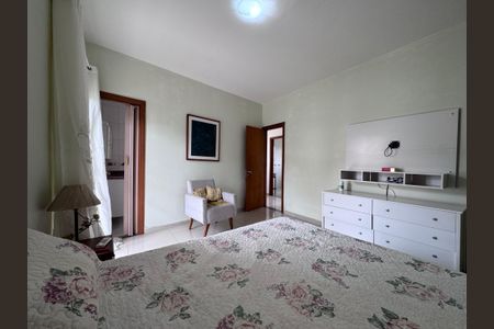 Casa de condomínio para alugar com 260m², 3 quartos e 2 vagas Casa de condomínio para alugar com 260m², 3 quartos e 2 vagasSuíte