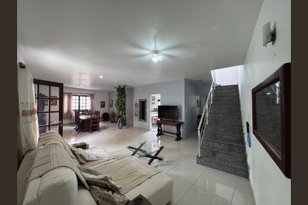 Casa de condomínio para alugar com 260m², 3 quartos e 2 vagas Casa de condomínio para alugar com 260m², 3 quartos e 2 vagasSala