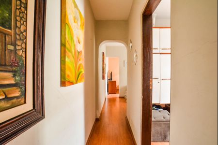 Casa à venda com 171m², 4 quartos e 3 vagasCorredor