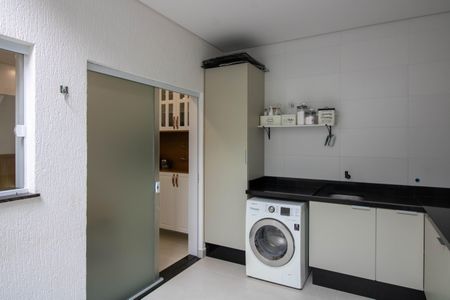 Casa à venda com 131m², 3 quartos e 2 vagasÁrea de Serviço