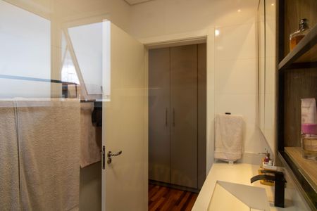 Casa à venda com 131m², 3 quartos e 2 vagasBanheiro Suíte