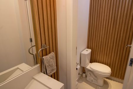 Casa à venda com 131m², 3 quartos e 2 vagasLavabo