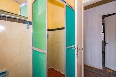 Casa à venda com 232m², 2 quartos e 2 vagasBanheiro