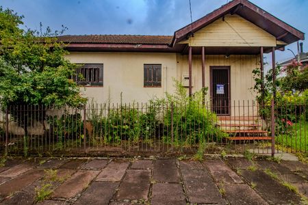 Casa à venda com 232m², 2 quartos e 2 vagasFachada - Casa Principal