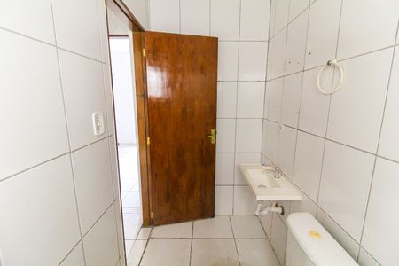 Casa de condomínio à venda com 62m², 2 quartos e sem vaga Casa de condomínio à venda com 62m², 2 quartos e sem vagaBanheiro