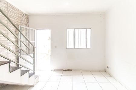 Sala de casa de condomínio para alugar com 2 quartos, 62m² em Vila Campanela, São Paulo