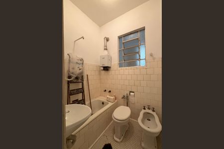 Banheiro de apartamento à venda com 1 quarto, 31m² em Copacabana, Rio de Janeiro