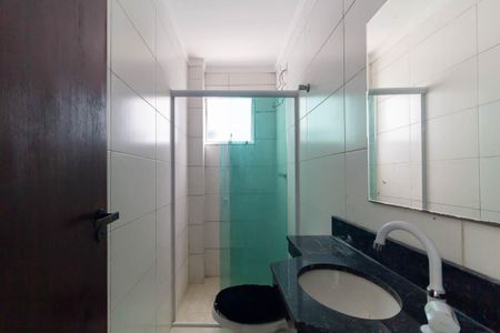 Banheiro de apartamento para alugar com 2 quartos, 45m² em Jardim Santa Adelia, São Paulo