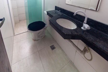 Banheiro de apartamento para alugar com 2 quartos, 45m² em Jardim Santa Adelia, São Paulo