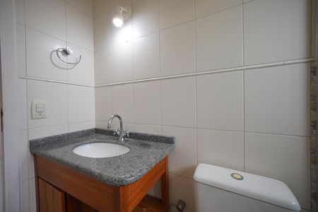 Apartamento para alugar com 85m², 2 quartos e 1 vaga Apartamento para alugar com 85m², 2 quartos e 1 vagaBanheiro da Suíte