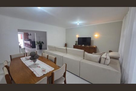 Foto 17 de casa à venda com 3 quartos, 234m² em Água Rasa, São Paulo