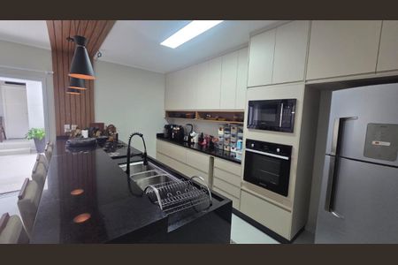 Casa à venda com 234m², 3 quartos e 3 vagasFoto 24