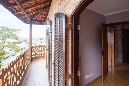 Casa à venda com 170m², 4 quartos e 1 vagaVaranda