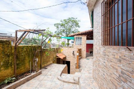 Casa à venda com 170m², 4 quartos e 1 vagaQuintal