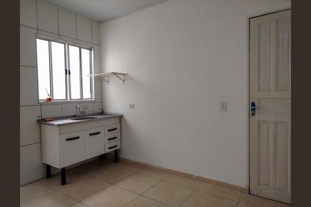 Sala e cozinha de casa para alugar com 1 quarto, 20m² em Vila Carrão, São Paulo