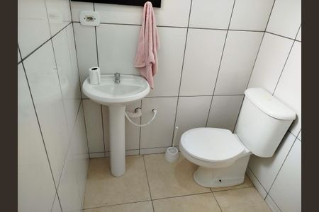 Banheiro de casa para alugar com 1 quarto, 20m² em Vila Carrão, São Paulo