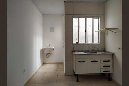 Sala e cozinha de casa para alugar com 1 quarto, 20m² em Vila Carrão, São Paulo