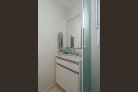 Banheiro da Suíte de apartamento à venda com 3 quartos, 75m² em Jardim Carvalho, Porto Alegre