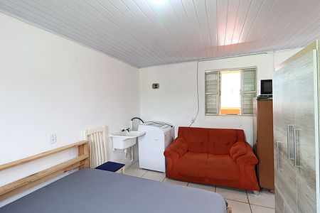 Quarto de kitnet/studio para alugar com 1 quarto, 35m² em Rubem Berta, Porto Alegre