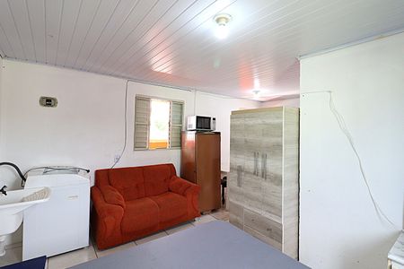 Quarto de kitnet/studio para alugar com 1 quarto, 35m² em Rubem Berta, Porto Alegre