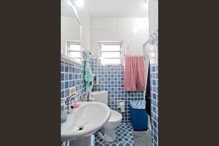 Casa à venda com 315m², 5 quartos e 4 vagasBanheiro da Suíte 2