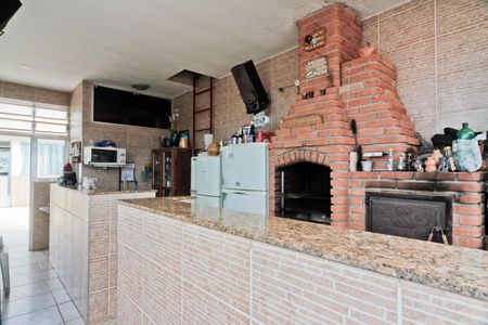 Casa à venda com 315m², 5 quartos e 4 vagasÁrea de lazer